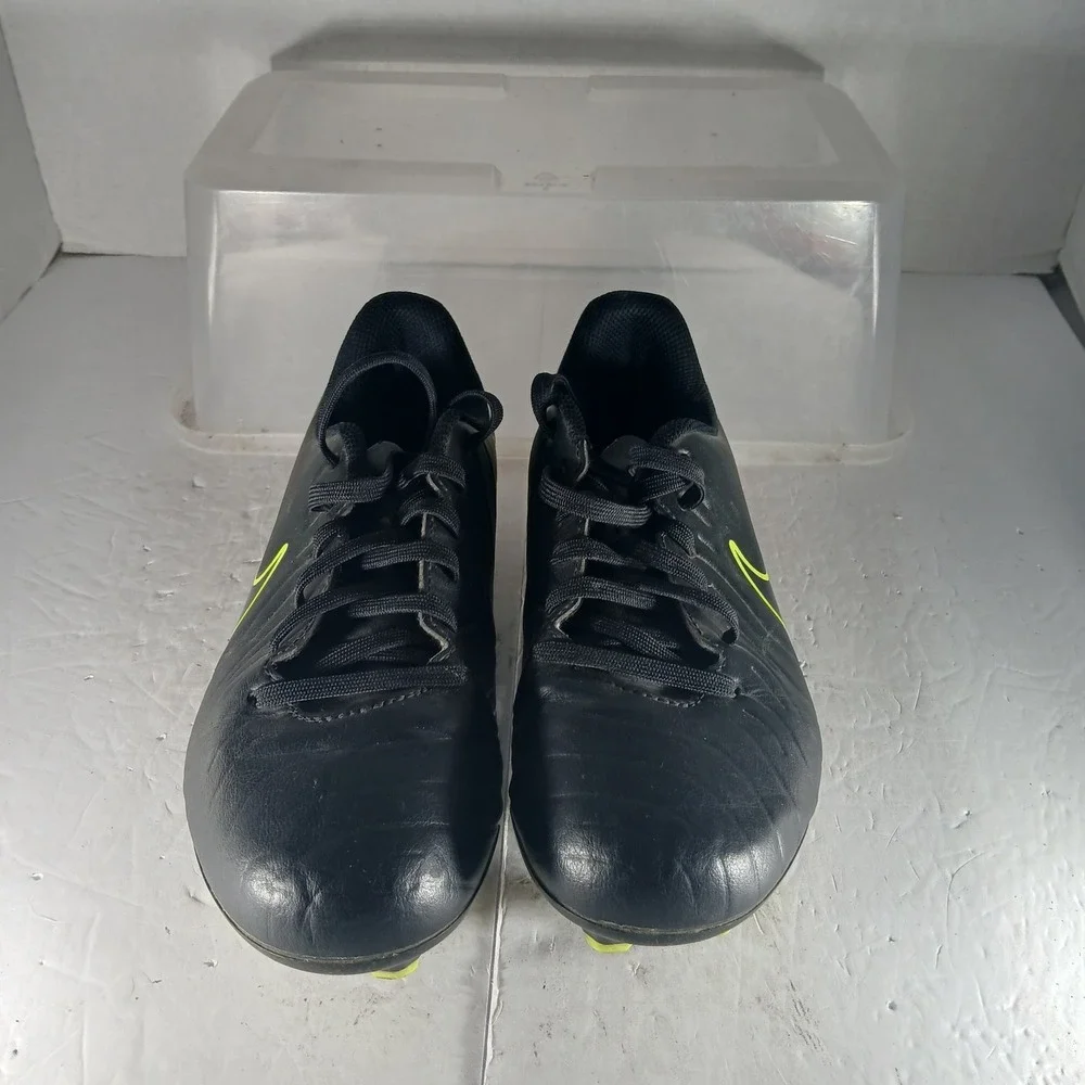 Nike Tiempo Legend 10 Club 5Y Black Volt Soccer Cleats DV4352-001 Athletic Sport